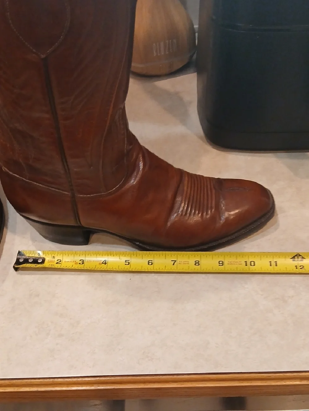 Lucchese men's boot size 9 EE, L6609